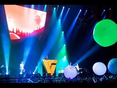 1 मीटर 80 सेमी 50 सेमी आरजीबी एलईडी ग्लू बॉलः बड़ी भीड़ के आयोजनों, संगीत कार्यक्रमों और संगीत समारोहों के लिए एकदम सही